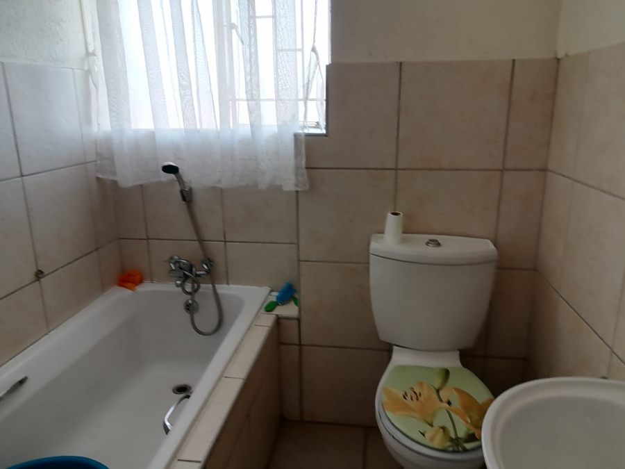 2 Bedroom Property for Sale in Rustenburg Central North West